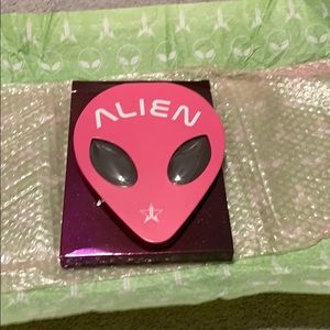 BNIB Jeffree Star Alien Palette 👽